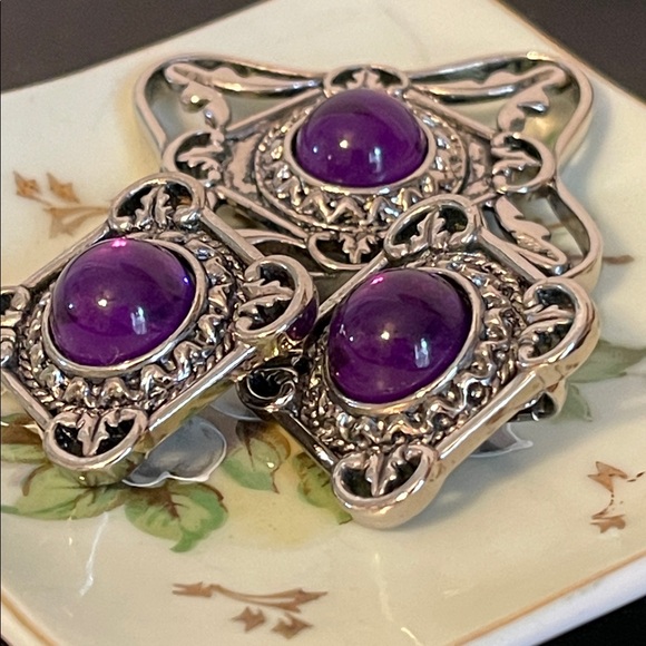 1992 Avon “Bold and Classic” Purple Glass Cabochon Clip-on Earrings & Brooch - Picture 3 of 10